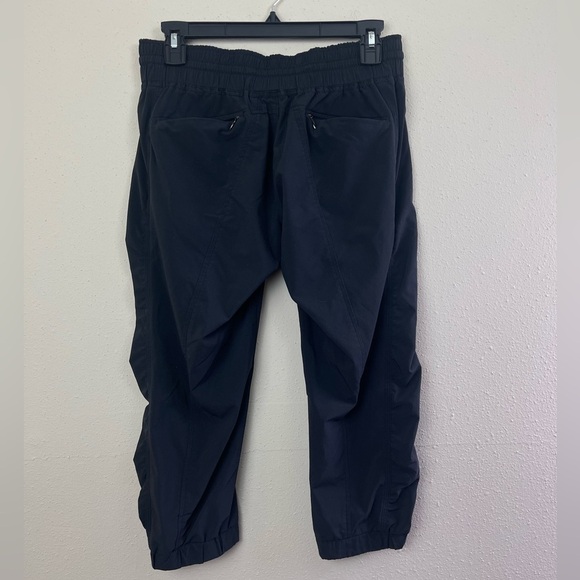 Athleta La Viva Black Capri Crop Pants Size 2 - Picture 6 of 6